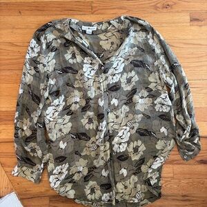 Saks Fifth Avenue Green Floral 100% Silk Blouse with Relaxed Fit